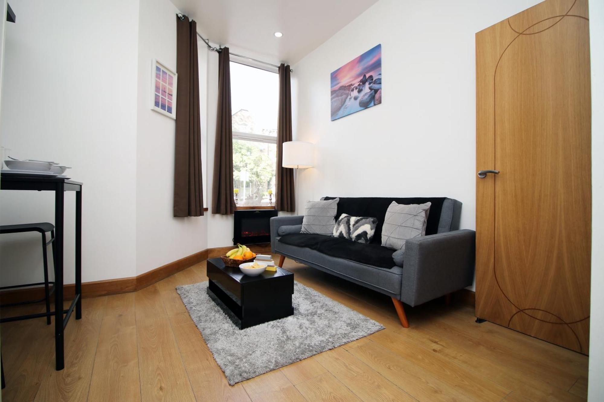 Perfectly Located City Centre Apartment, Free Parking, Cable Tv And Wi-Fi Cardiff Exterior photo